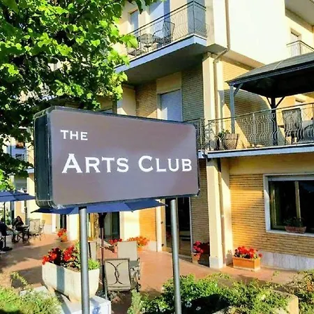 Arts Club & Spa Hotel 3*