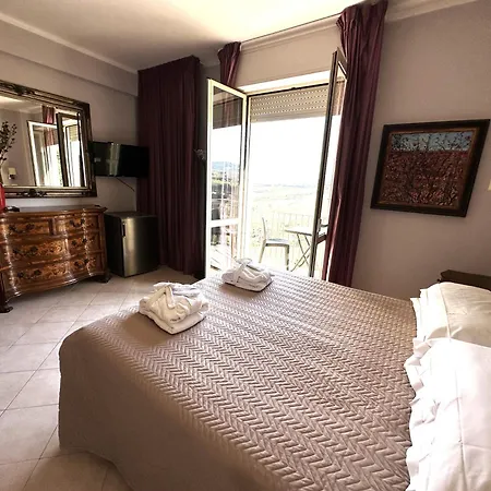 Hotel Arts Club & 3*