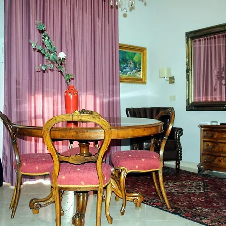 Ξενοδοχείο Arts Club & 3*